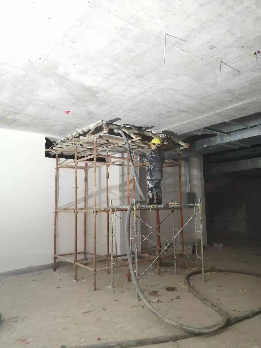 对地面裂痕的处置惩罚，，，，，，，，古板方法还适用吗？？？？？