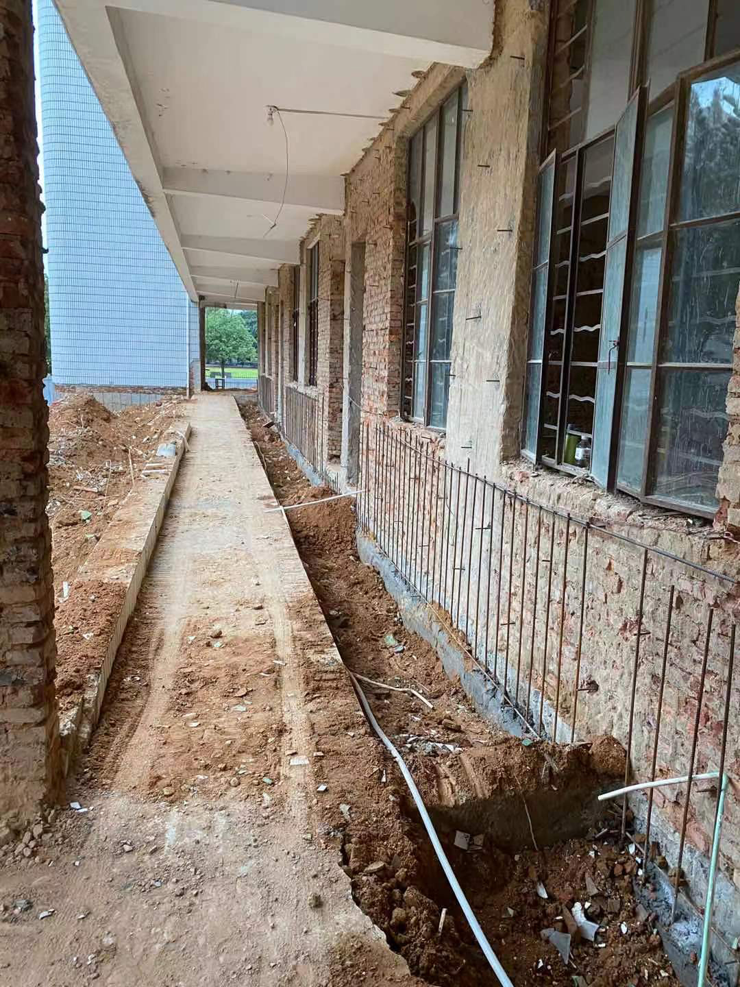 水泥路面起皮怎么办？？？？？可以一次性治理到位吗？？？？？